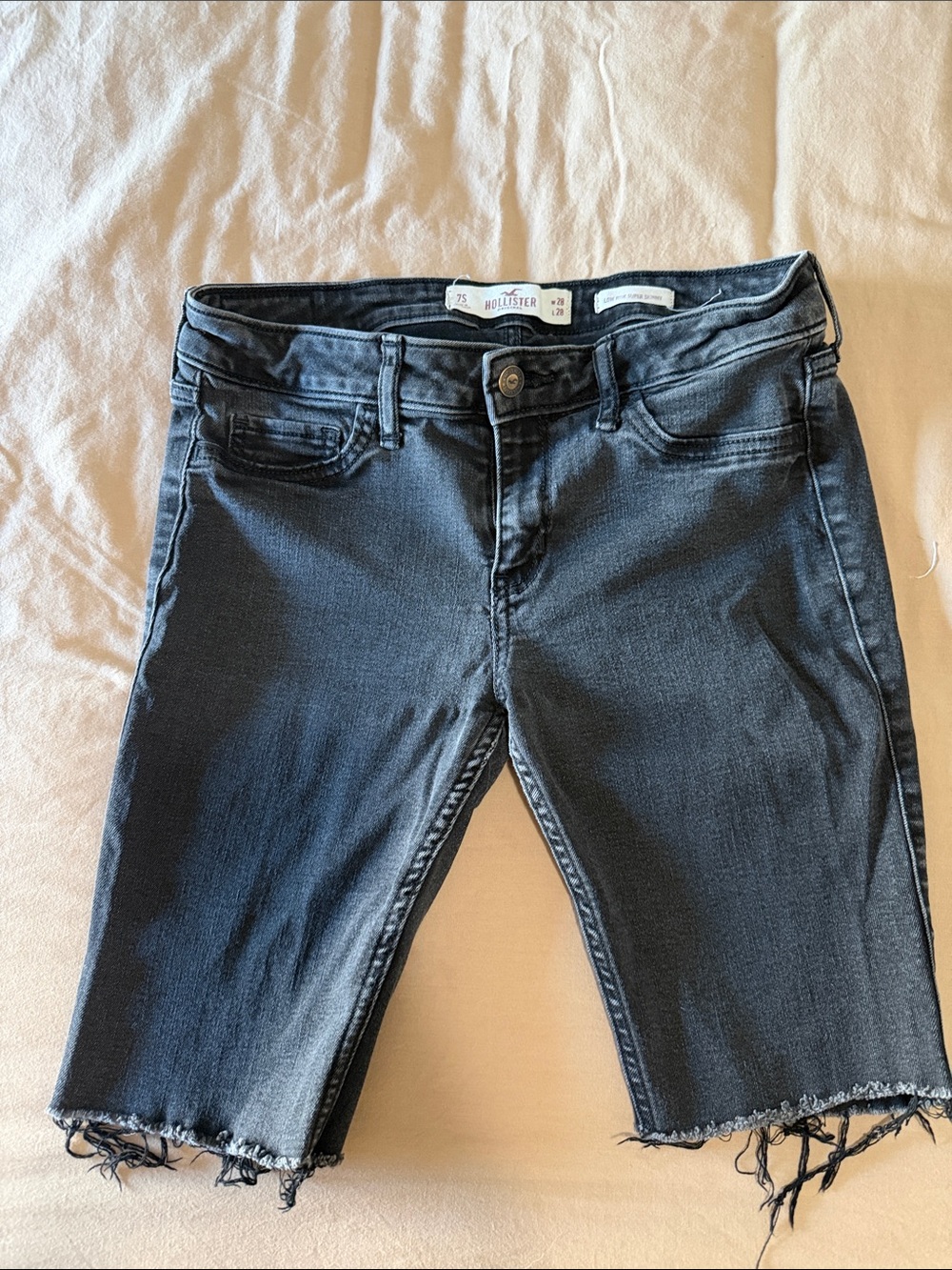 Hollister Women's Black Cropped Frayed-Hem Denim Shorts